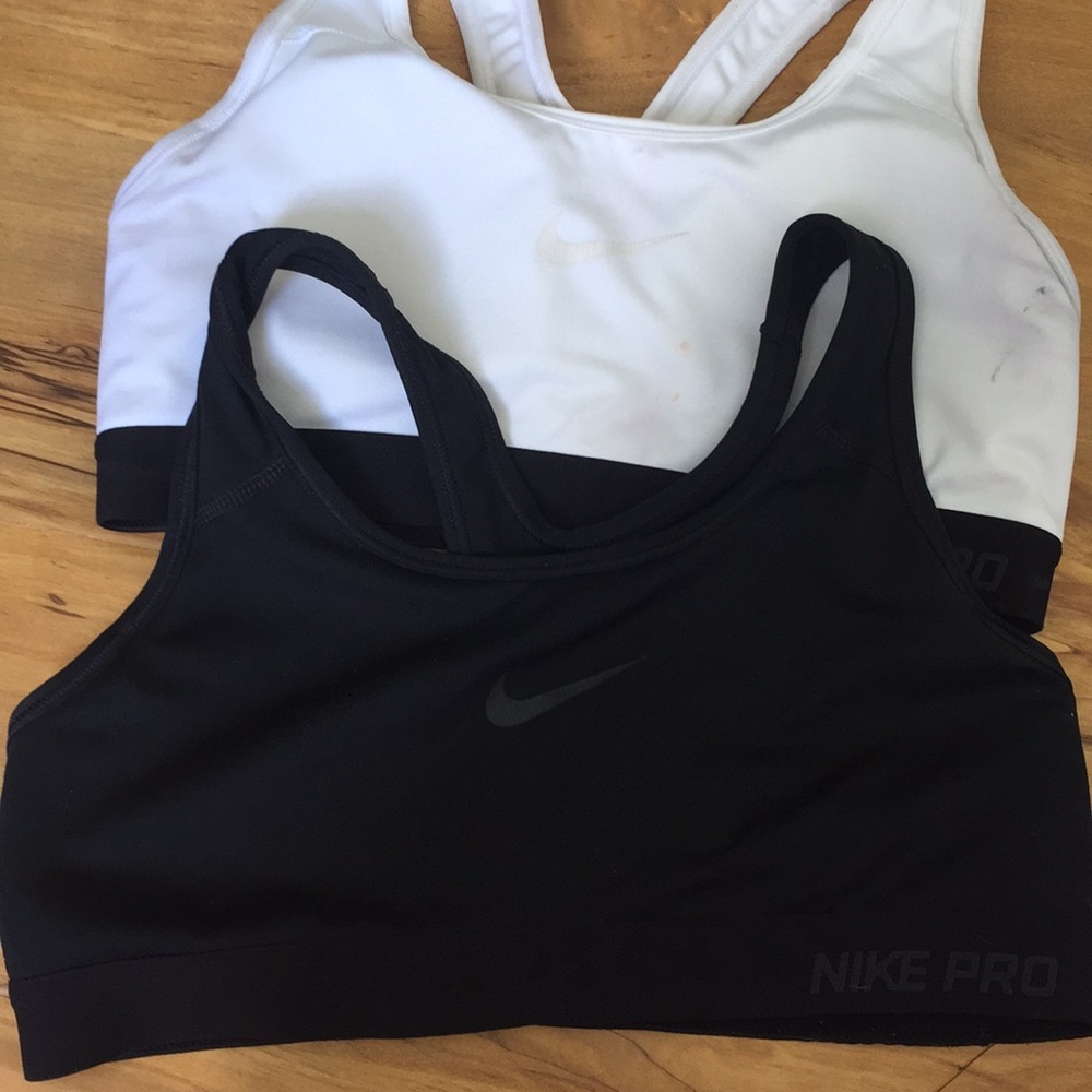Black and White Nike Pro Sports Bra